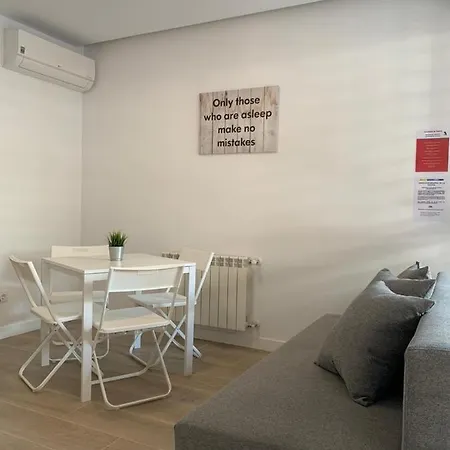 Ferienwohnung Moncloa-Arguelles Nuevos Pisos Madrid Exterior foto